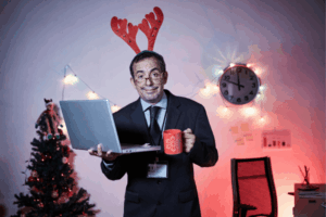 Noël en entreprise - photo d'un cadre avec des cornes de renne